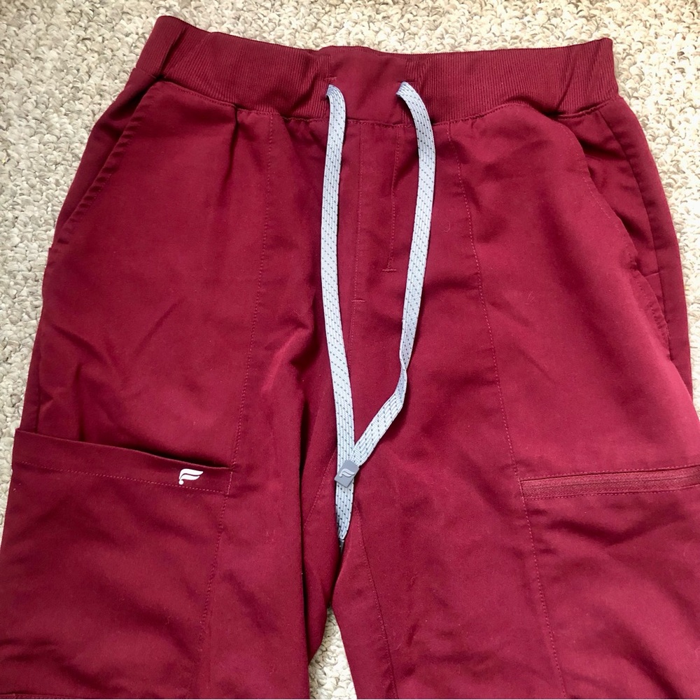 Fabletics Scrubs Set - image 2